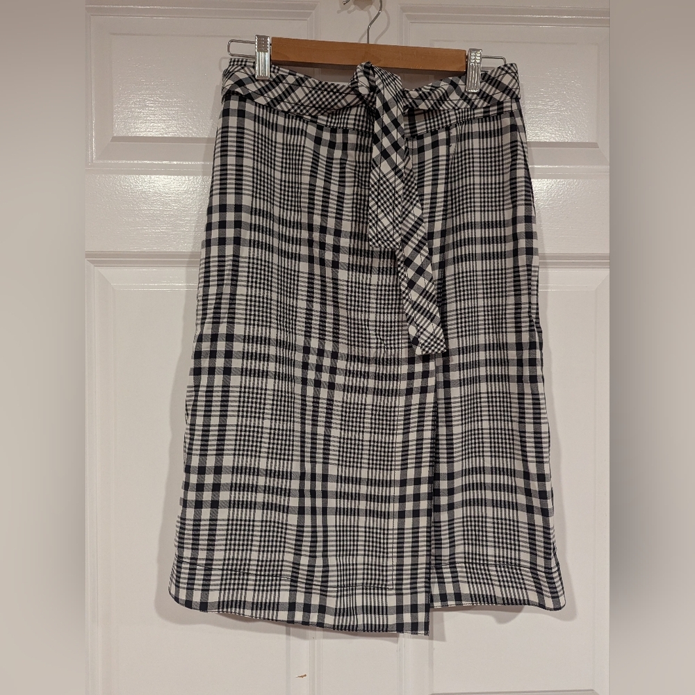 Ann Taylor Black and White Plaid Women's Skirt Size 4P